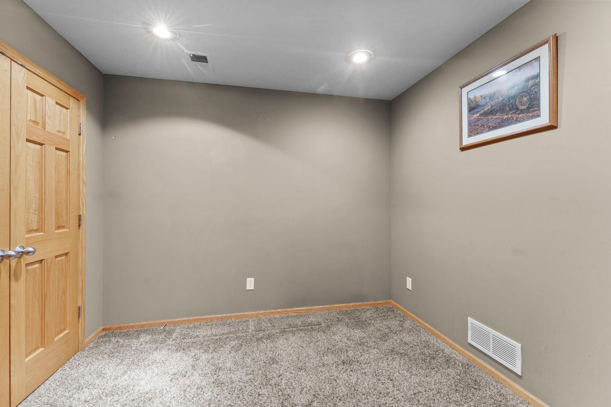 135-web-or-mls-40617 Lowden Ave-588 (92).jpg