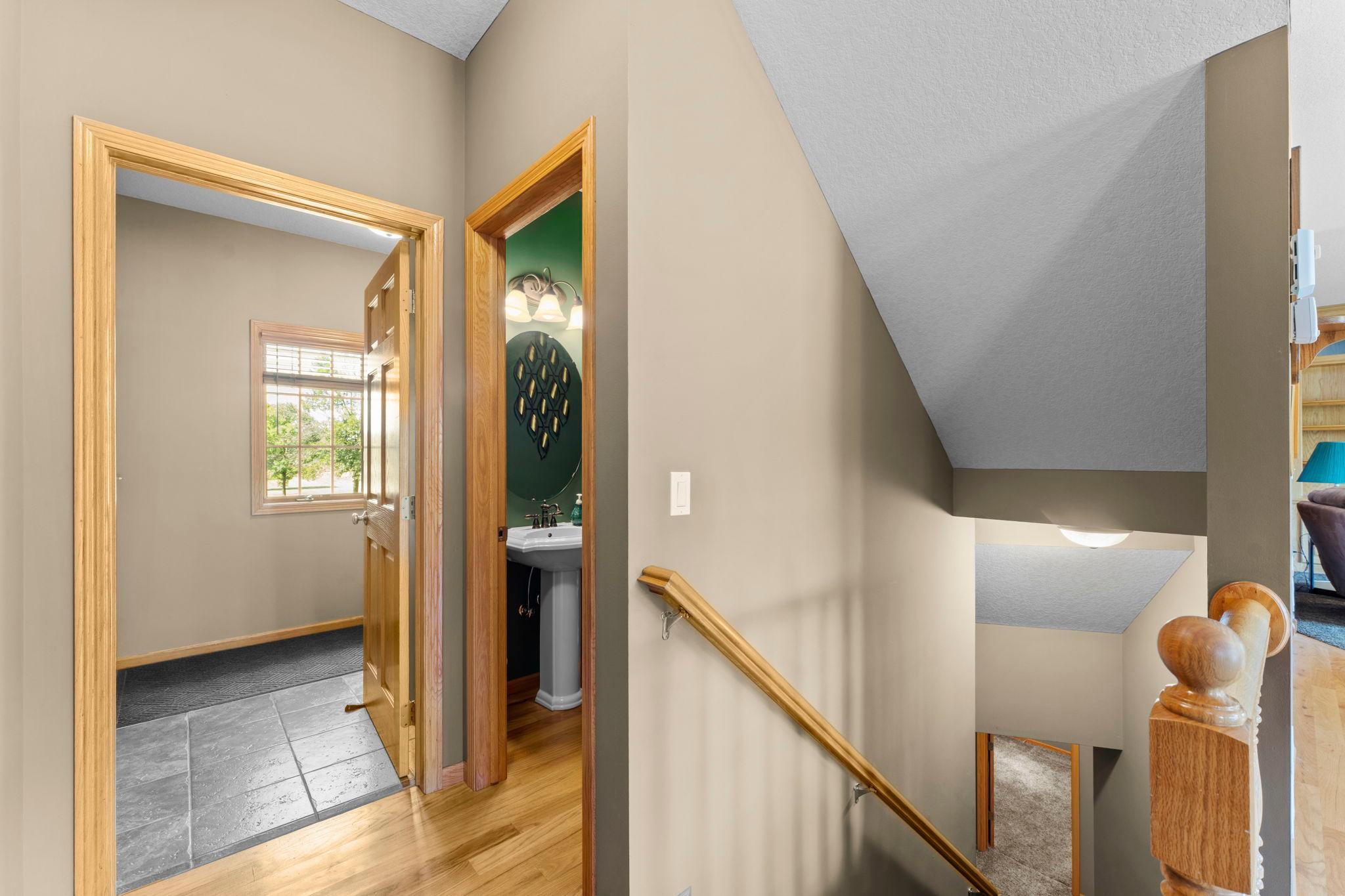135-web-or-mls-40617 Lowden Ave-588 (56).jpg
