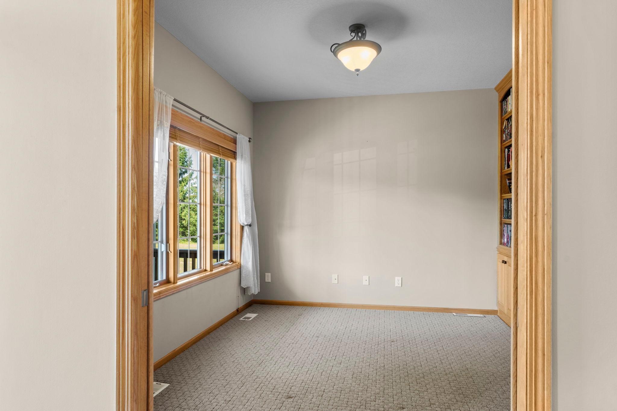 135-web-or-mls-40617 Lowden Ave-588 (30).jpg