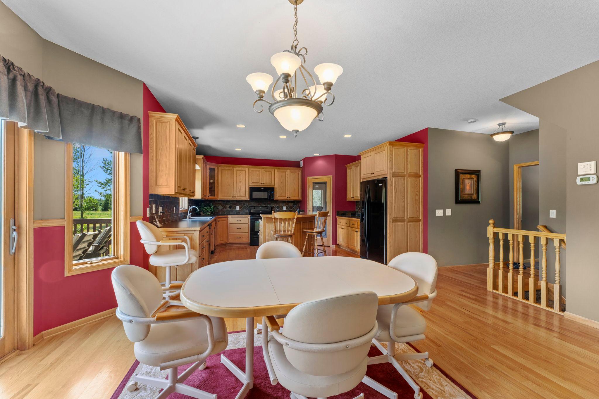 135-web-or-mls-40617 Lowden Ave-588 (45).jpg