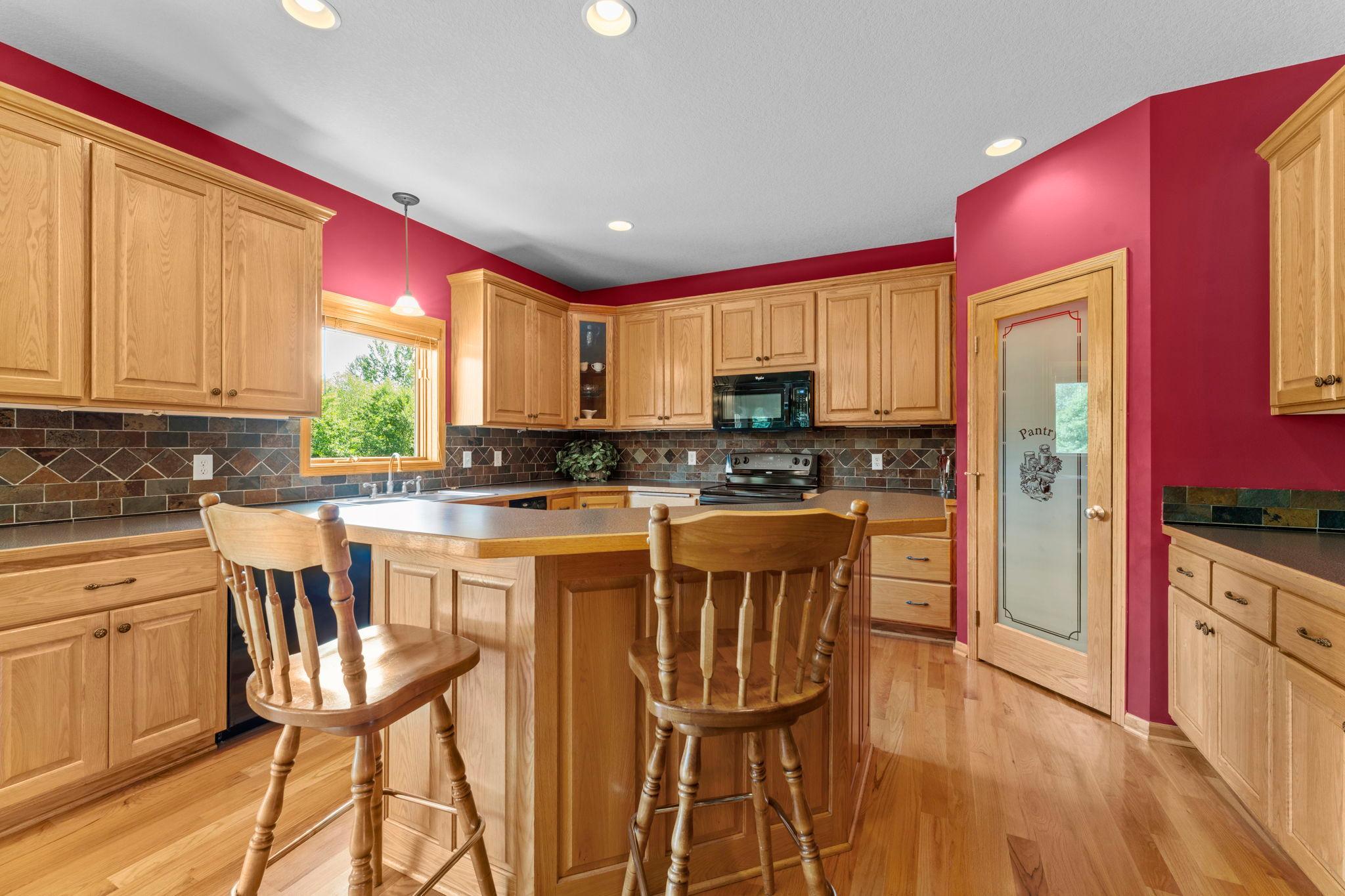 135-web-or-mls-40617 Lowden Ave-588 (49).jpg
