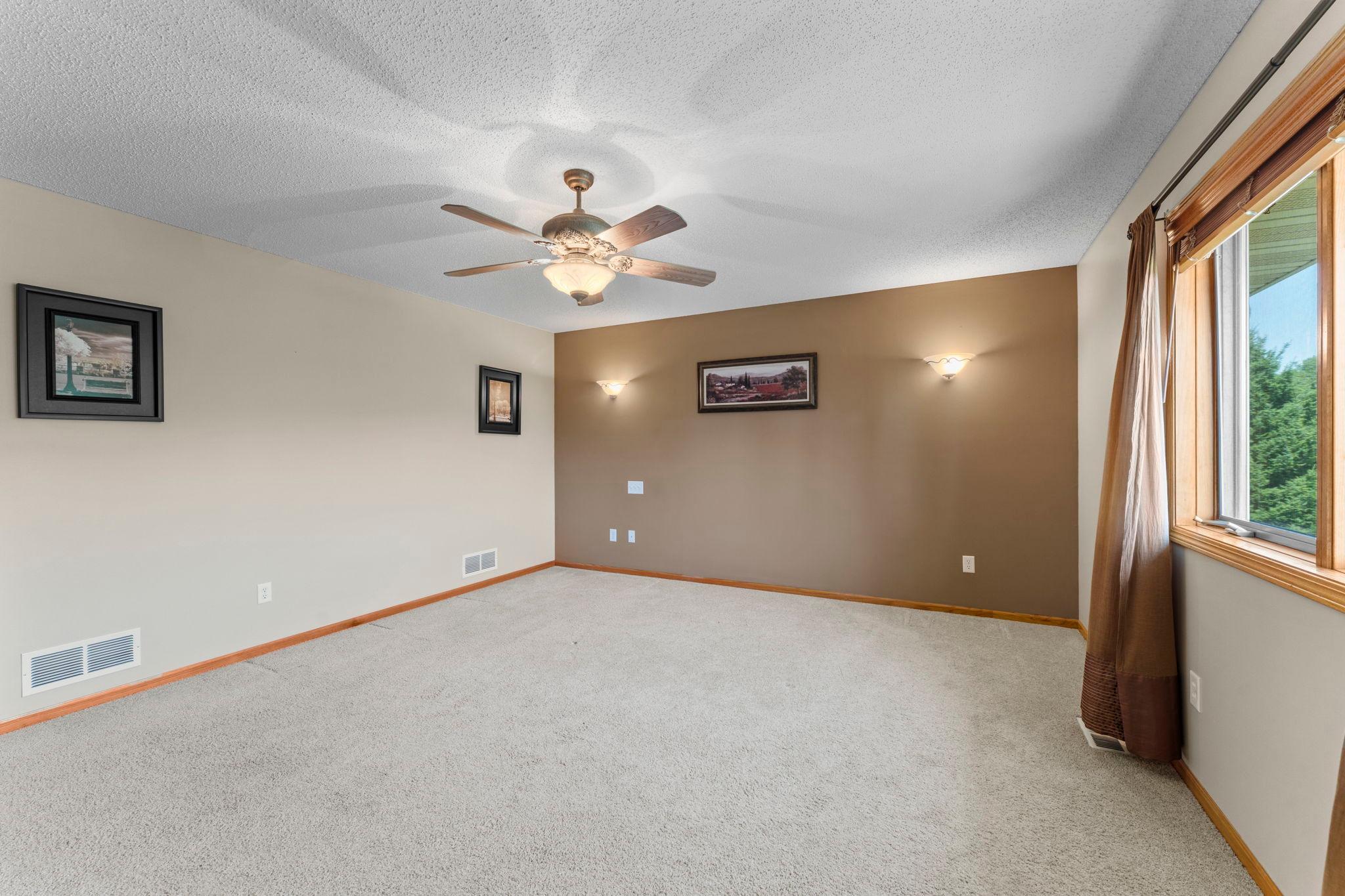 135-web-or-mls-40617 Lowden Ave-588 (64).jpg