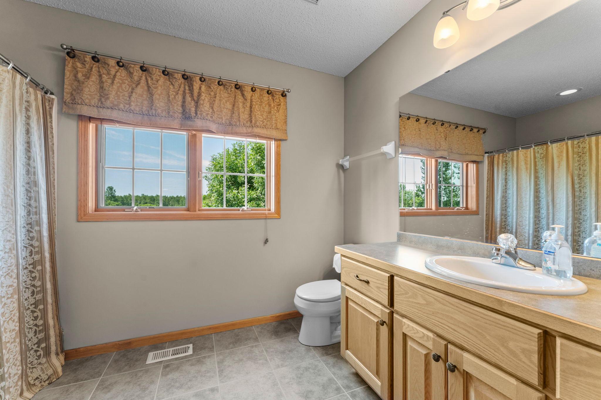 135-web-or-mls-40617 Lowden Ave-588 (74).jpg
