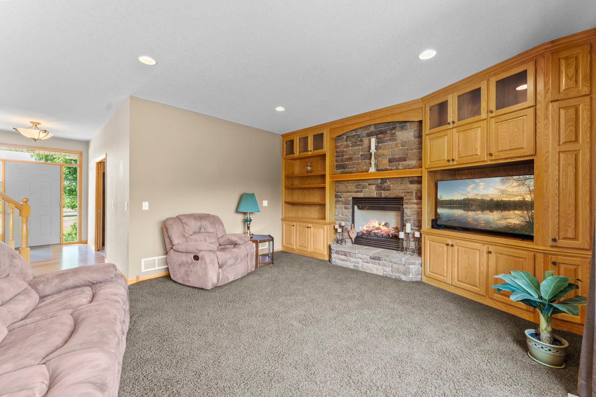 135-web-or-mls-40617 Lowden Ave-588 (39).jpg