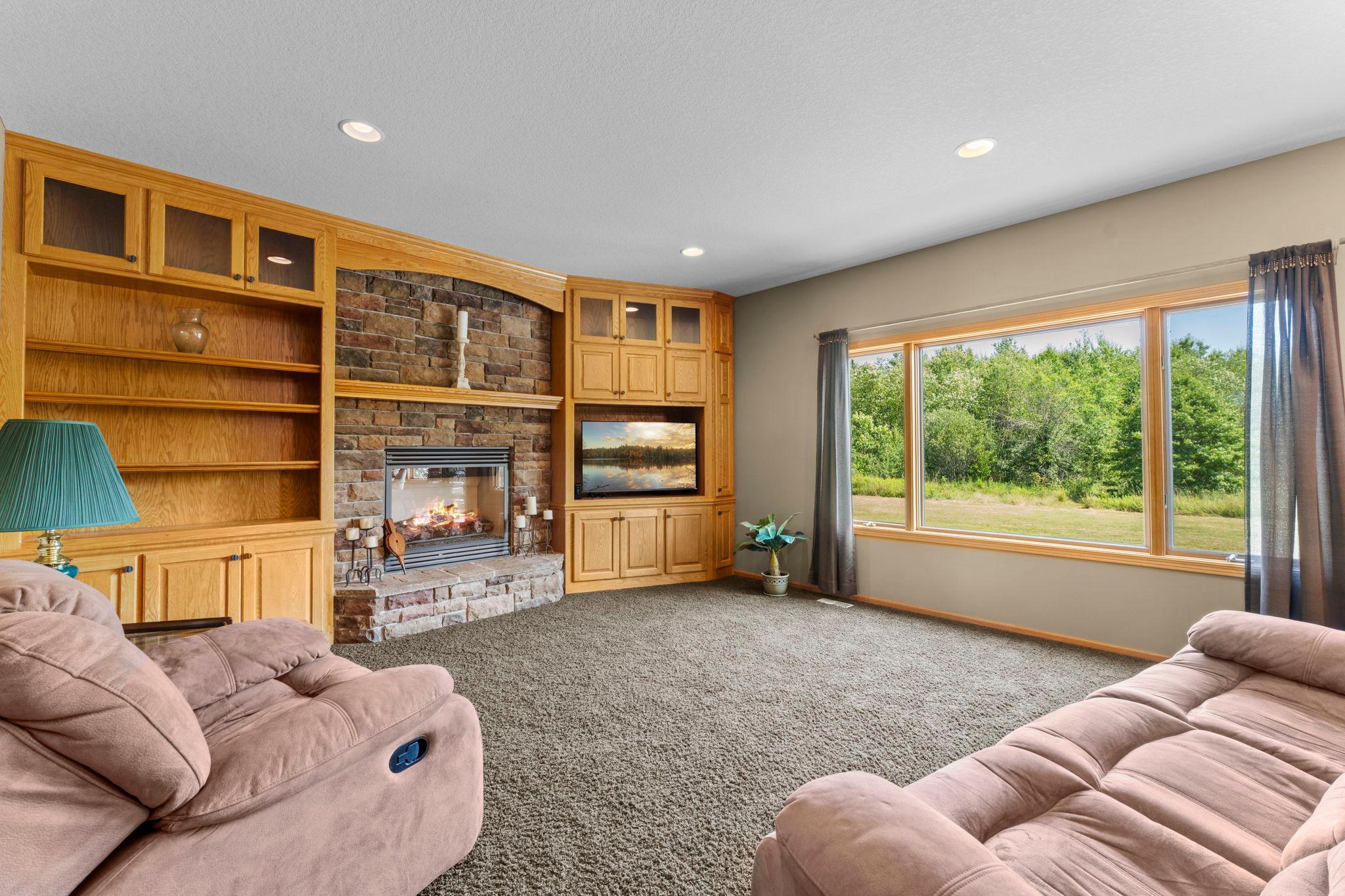 135-web-or-mls-40617 Lowden Ave-588 (38).jpg
