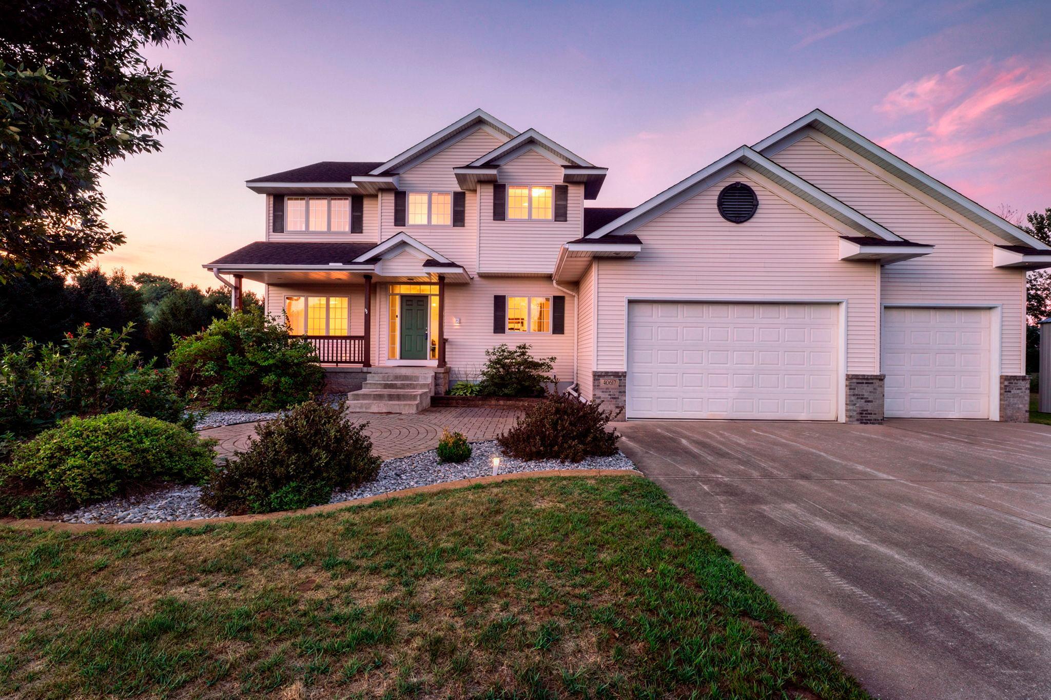 135-web-or-mls-40617 Lowden Ave-588 (11).jpg