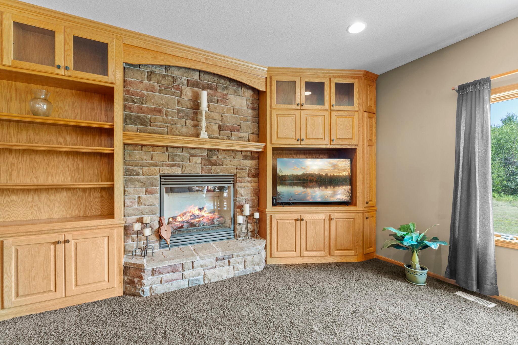 135-web-or-mls-40617 Lowden Ave-588 (41).jpg
