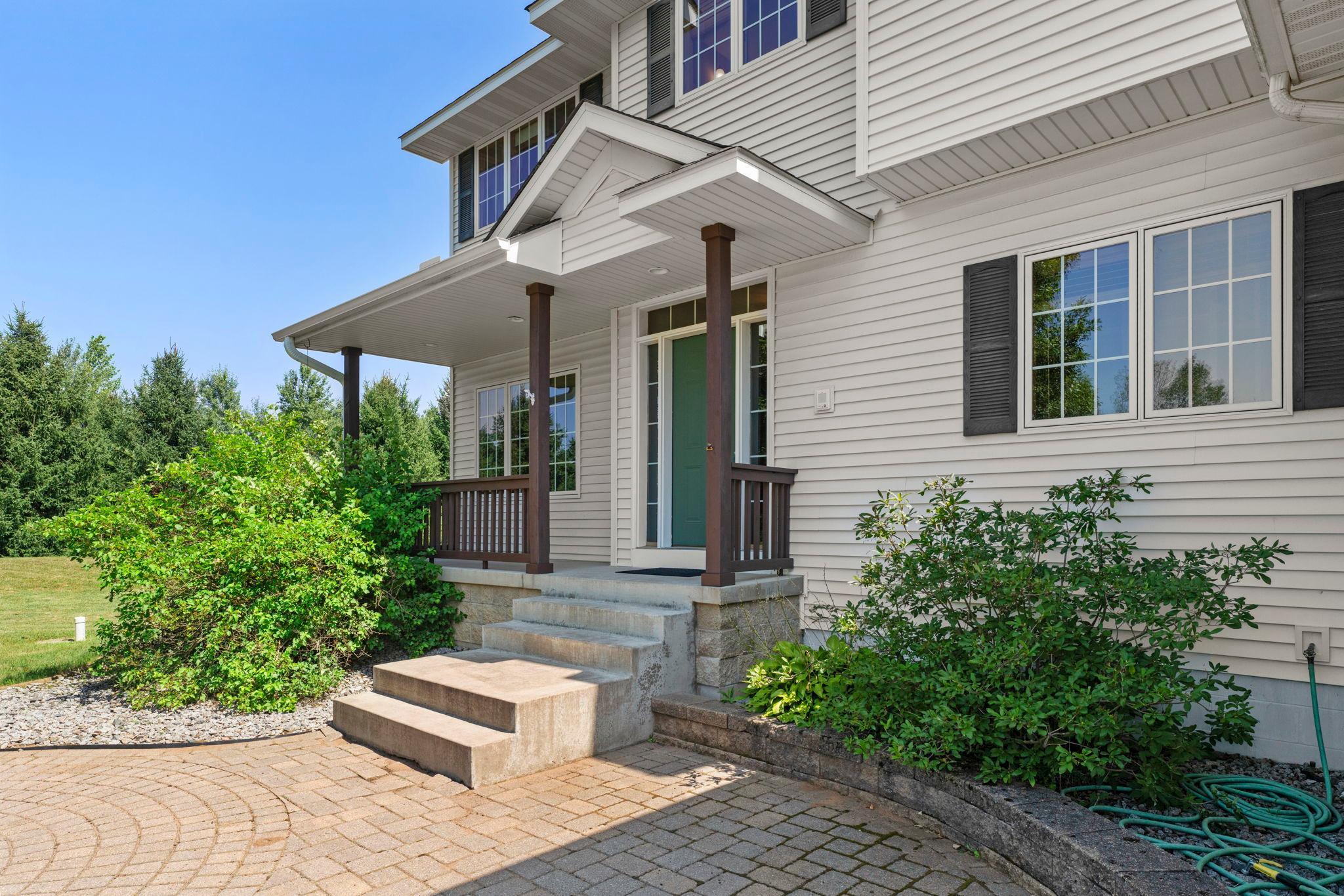 135-web-or-mls-40617 Lowden Ave-588 (25).jpg