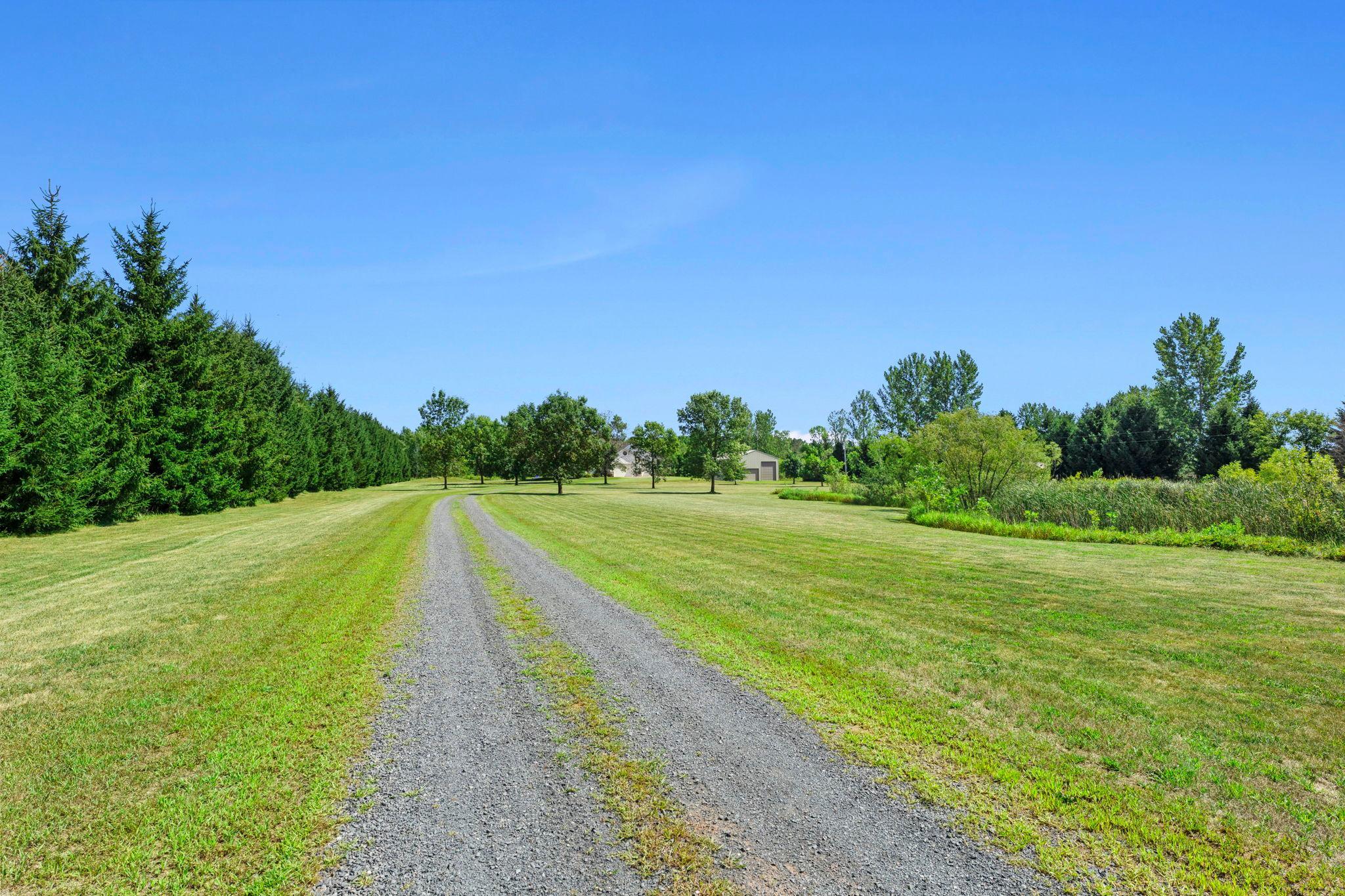 135-web-or-mls-40617 Lowden Ave-588 (17).jpg