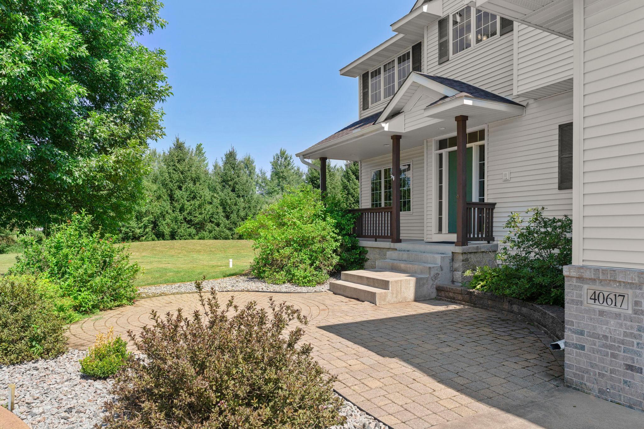 135-web-or-mls-40617 Lowden Ave-588 (24).jpg