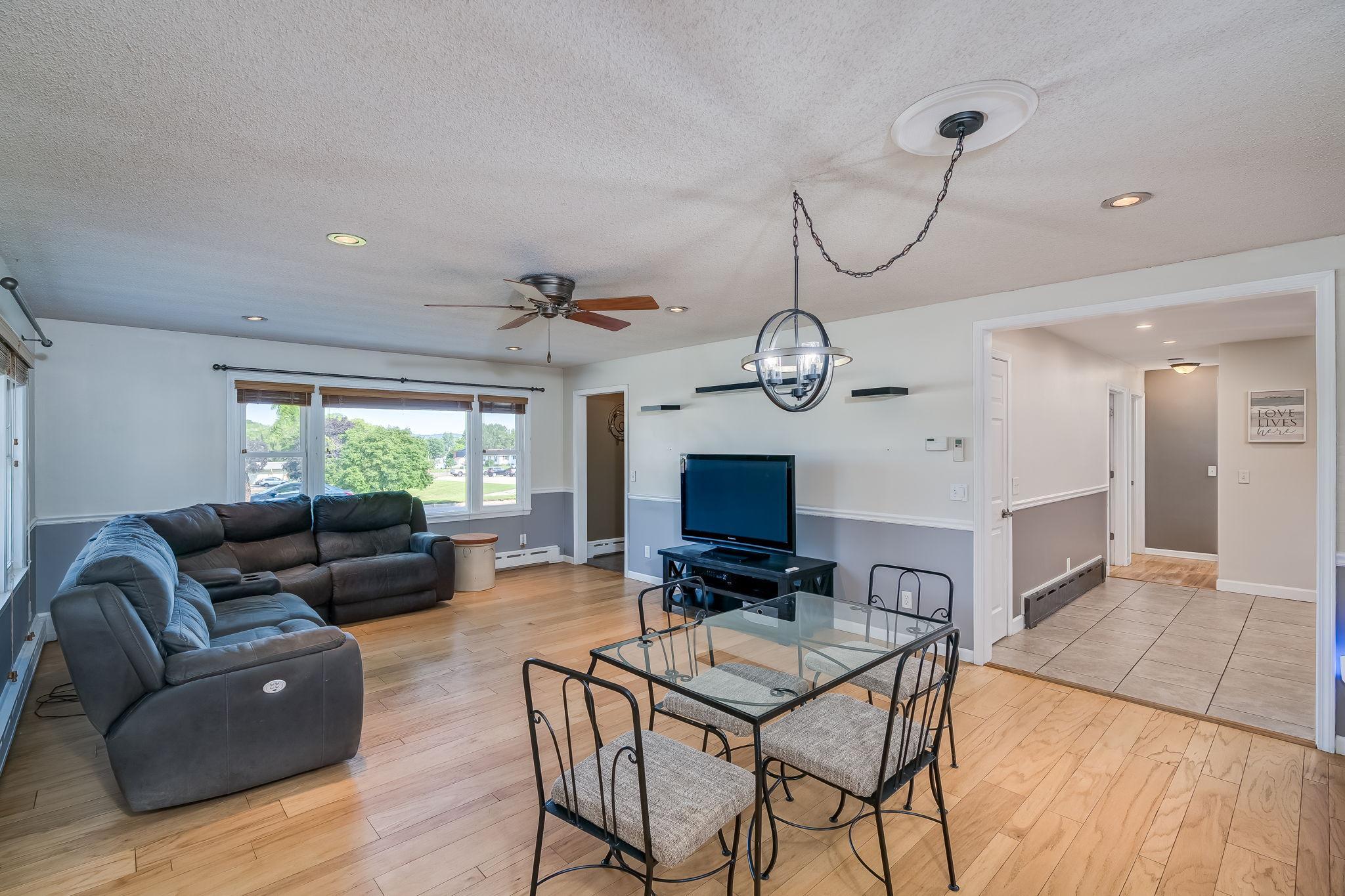 6-web-or-mls-914-n-5th-st.jpg