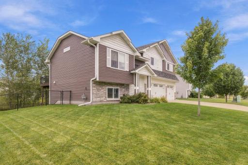1638 Hidden Trail, Mayer, MN 55360