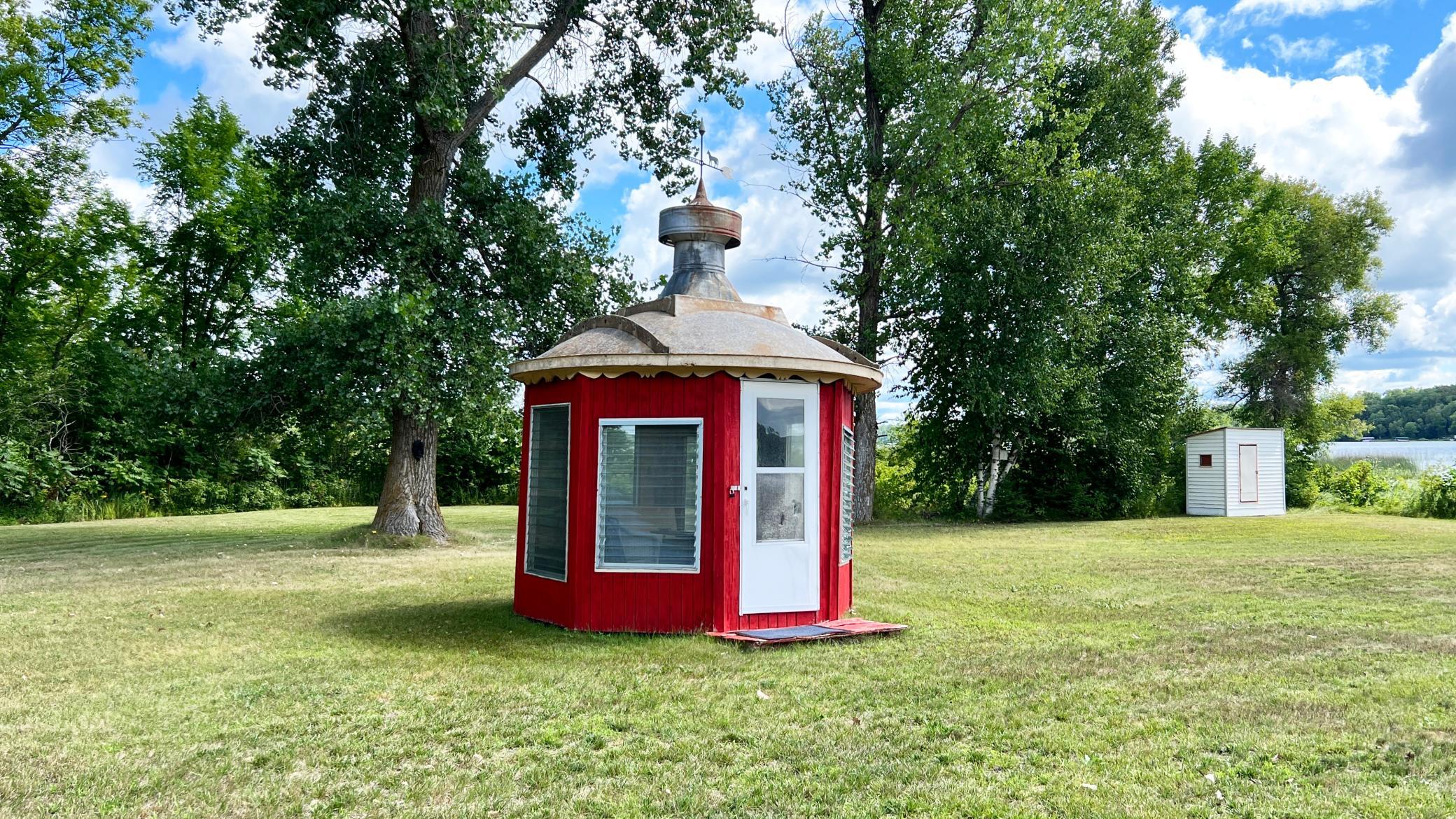 Gazebo outside.jpeg