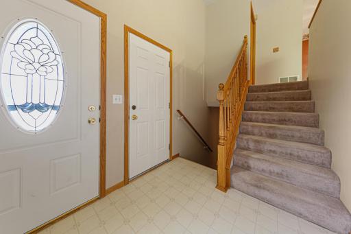 1437 Mcintosh Circle, Shakopee, MN 55379