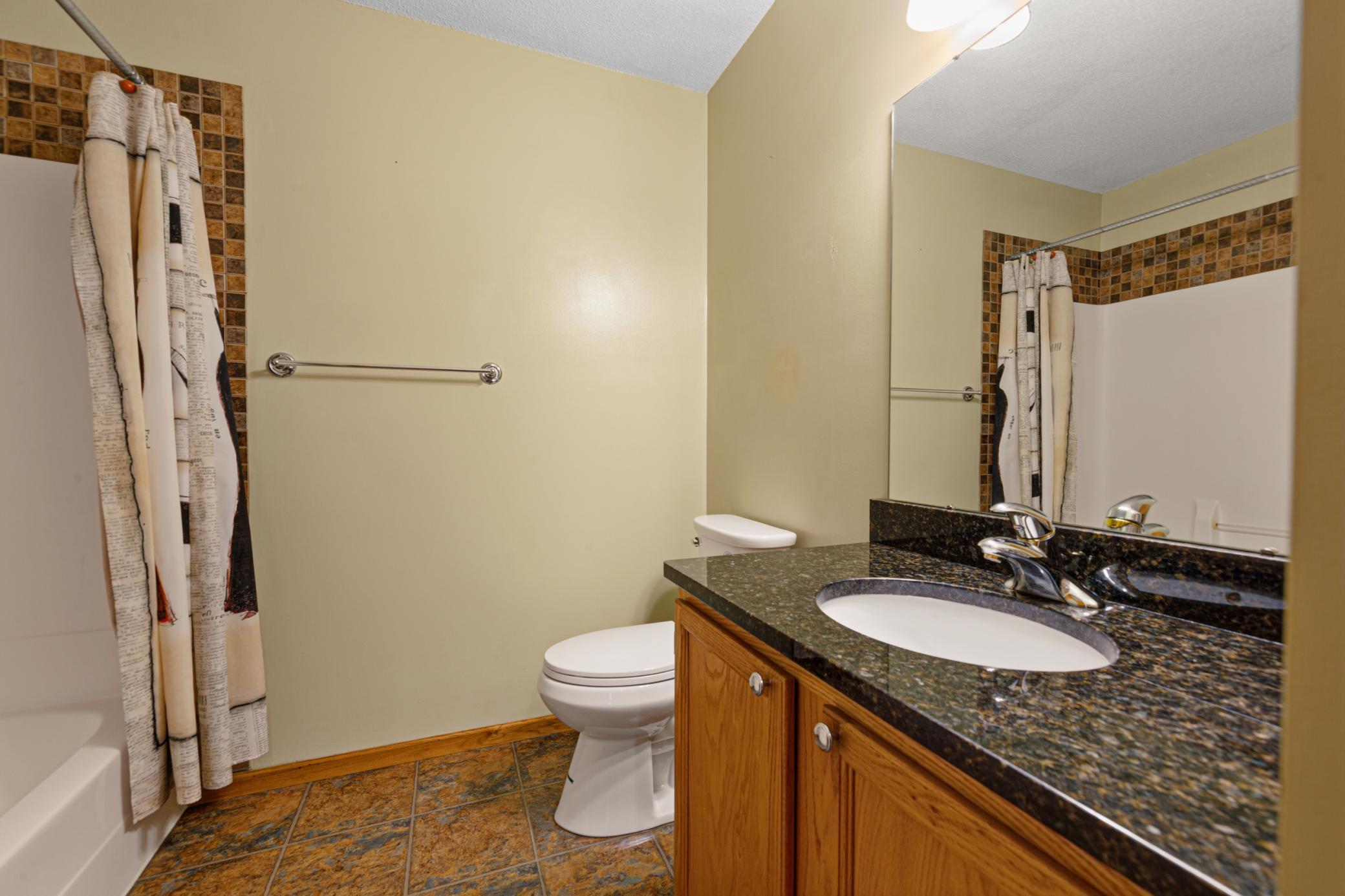 20 bathroom.jpg
