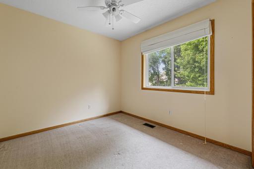 1437 Mcintosh Circle, Shakopee, MN 55379