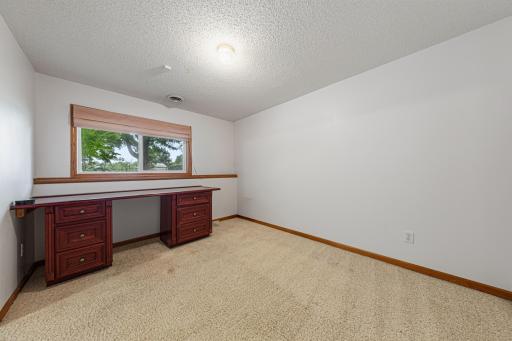1437 Mcintosh Circle, Shakopee, MN 55379