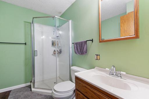 18 bathroom.jpg
