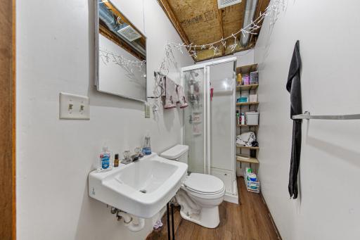 32 bathroom_lower.jpg