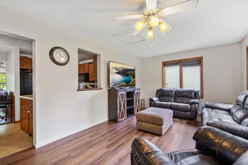 17 family room.jpg
