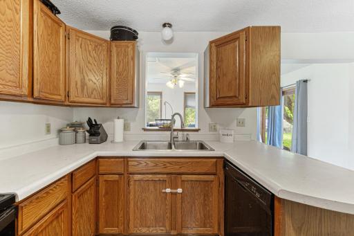 10 kitchen.jpg