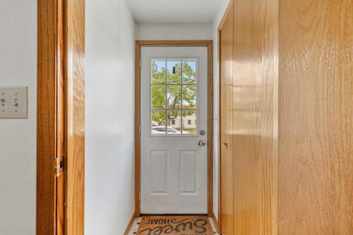 5 entry_foyer.jpg