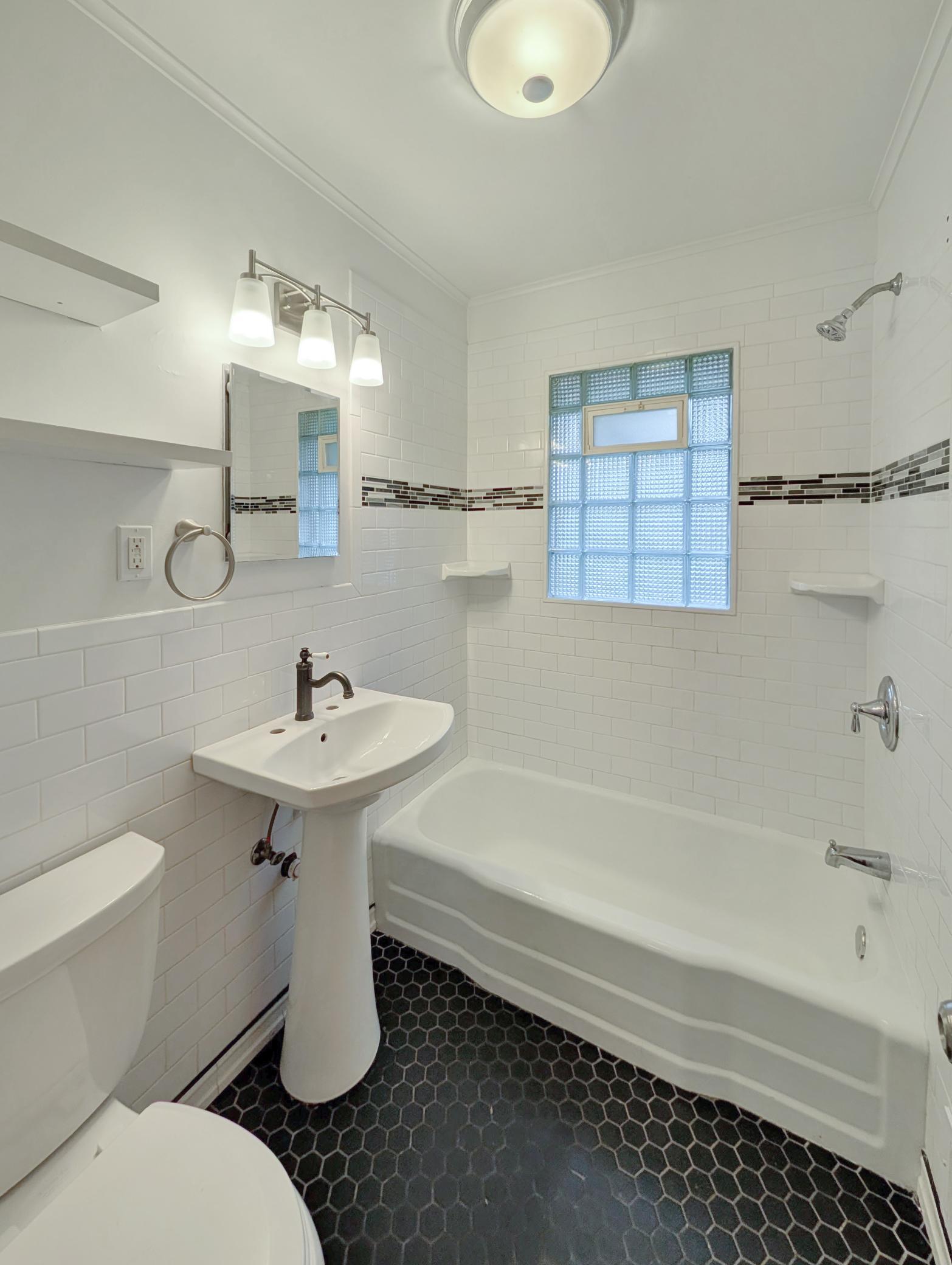 Main level full bath!