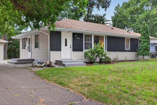 Fully updated West Bloomington rambler