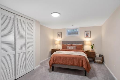 Lower level: non conforming bedroom 5 (can be used for an office)