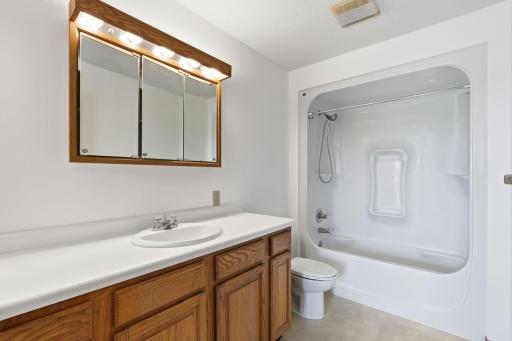 Upper level full bath