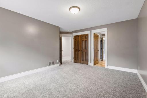 15710 52nd Avenue N, Plymouth, MN 55446