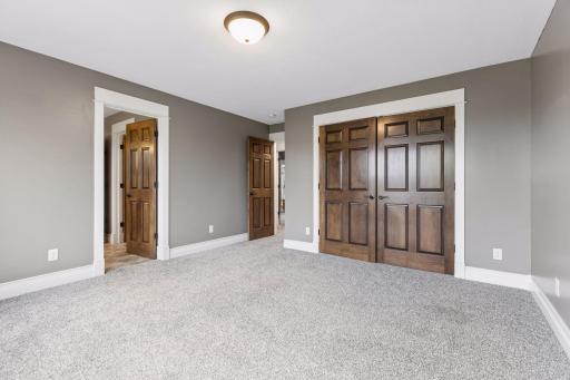 15710 52nd Avenue N, Plymouth, MN 55446