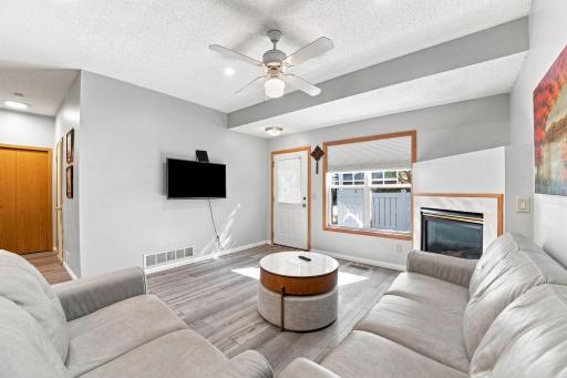 5-web-or-mls-_DSF9849_with_tv.jpg