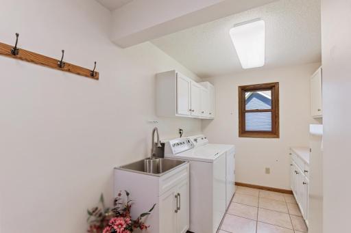 8079 Spruce Trail, Eden Prairie, MN 55347