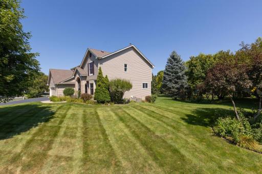 8079 Spruce Trail, Eden Prairie, MN 55347