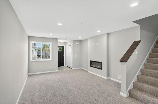 10-25555 3rd St W-10.jpg