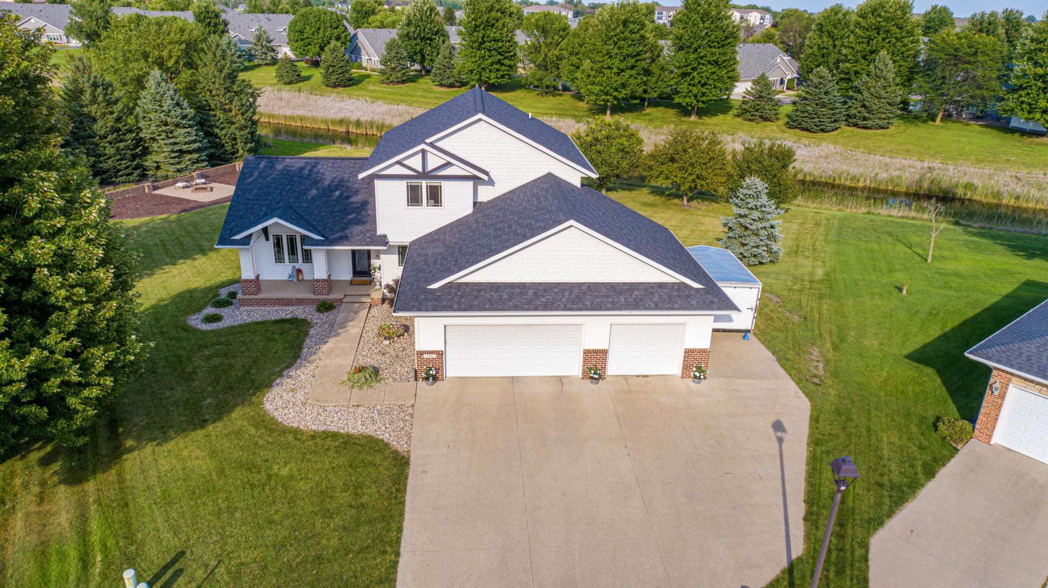 Expansive concrete driveway