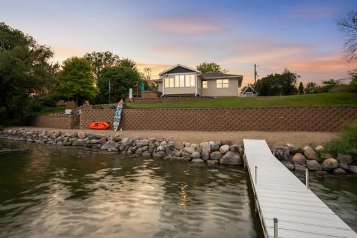 200â of sandy shoreline with a long, usable beach