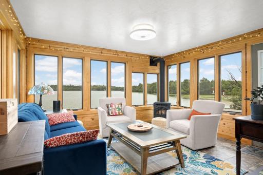 A front-row view of Fish Lake from the lakeside sunroomâa true showstopper.
