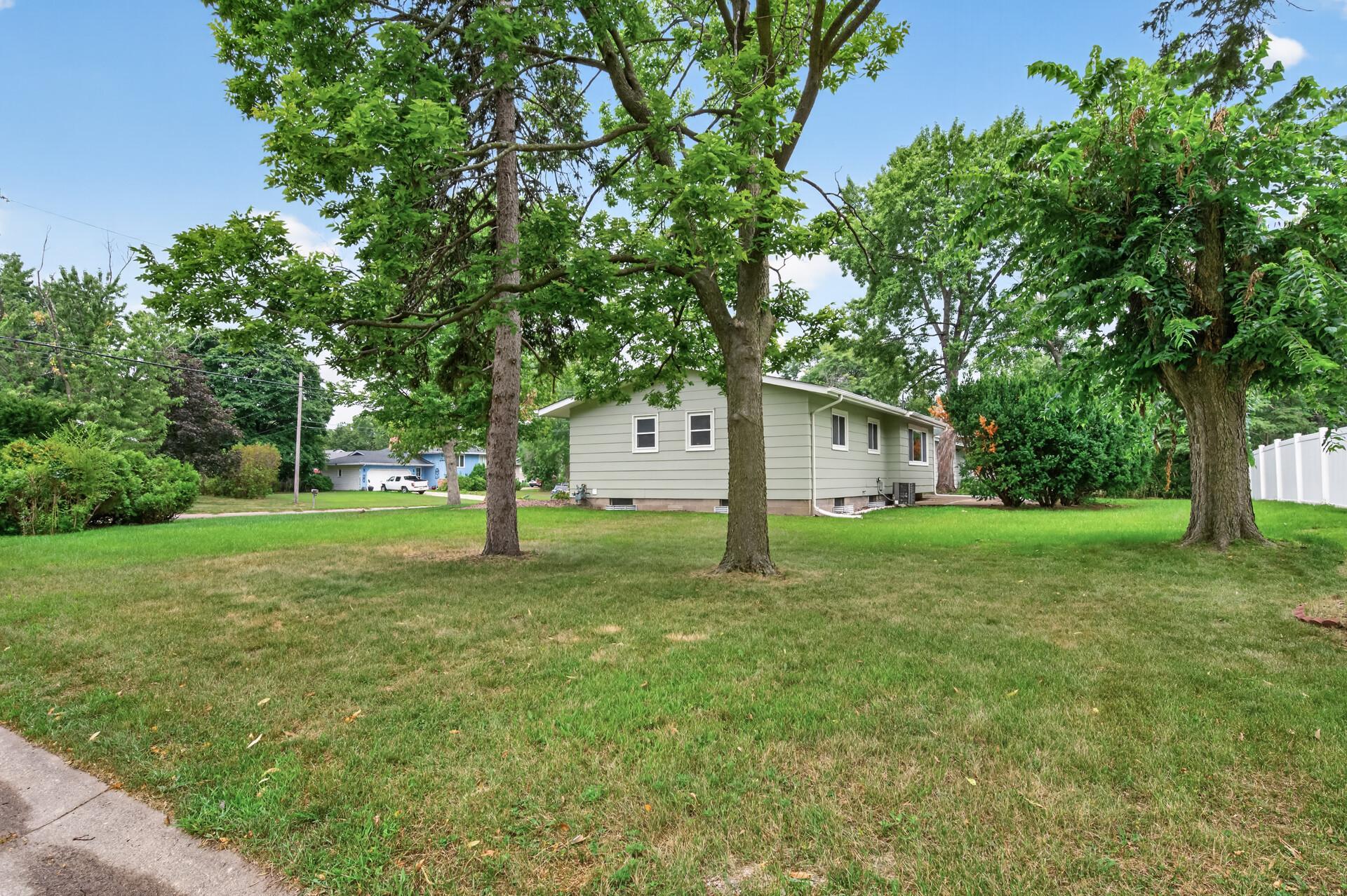 Street view highlighting quiet neighborhood setting.