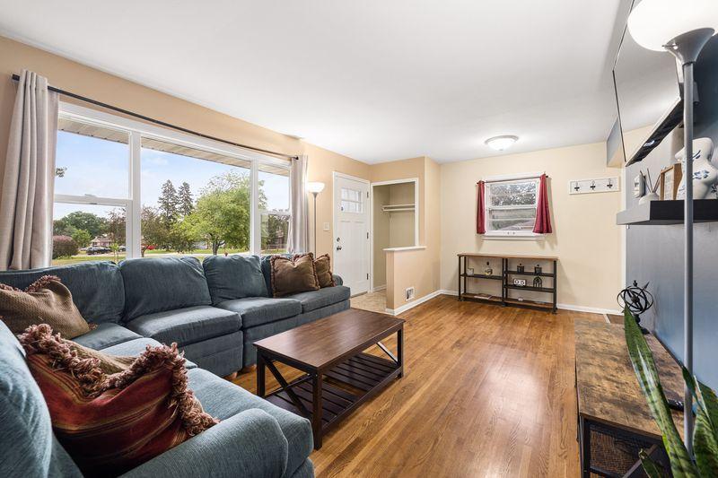 Living room with gorgeous hardwood floors.