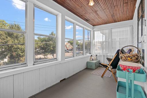 Upper unit front porch