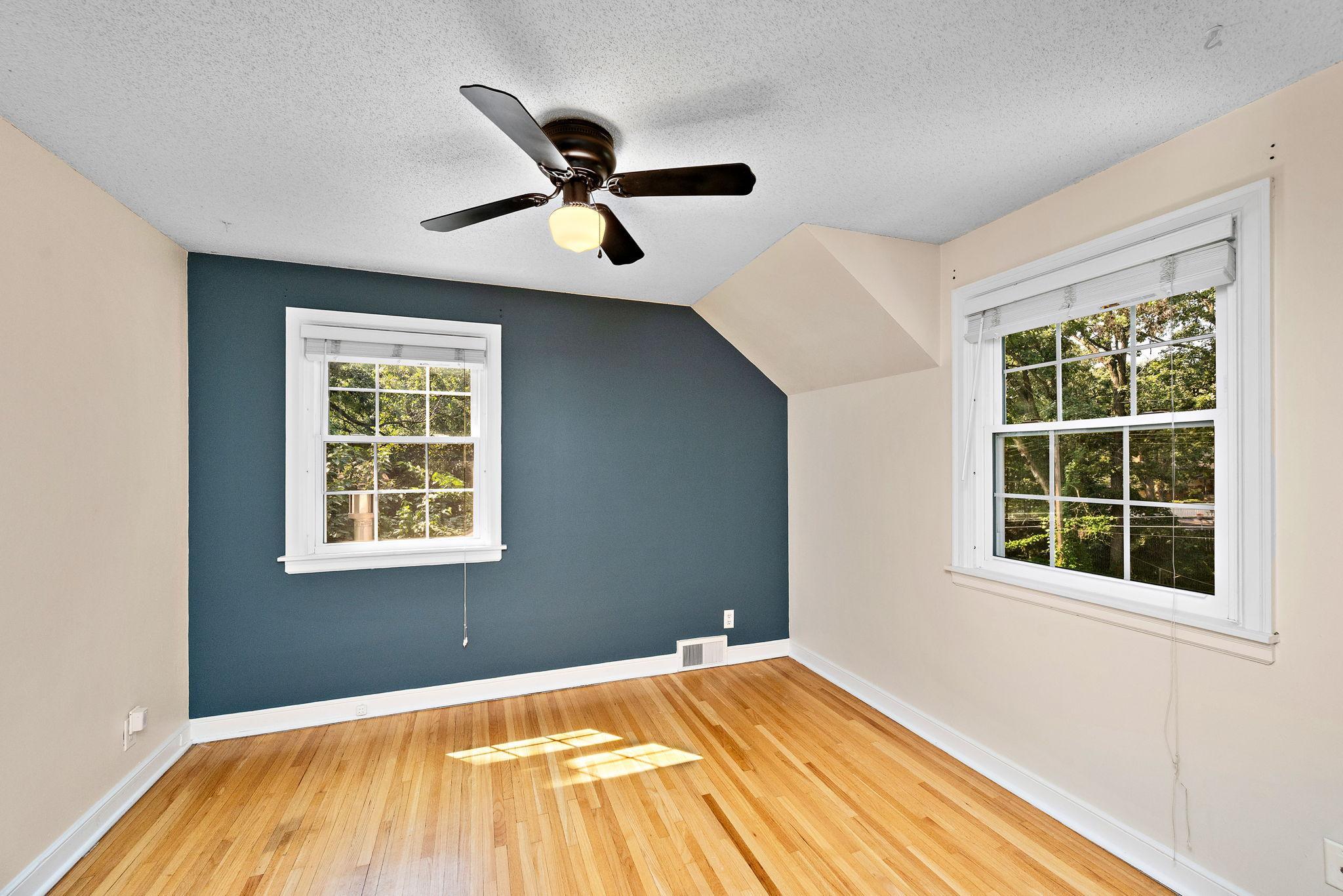 Upper bedroom #2