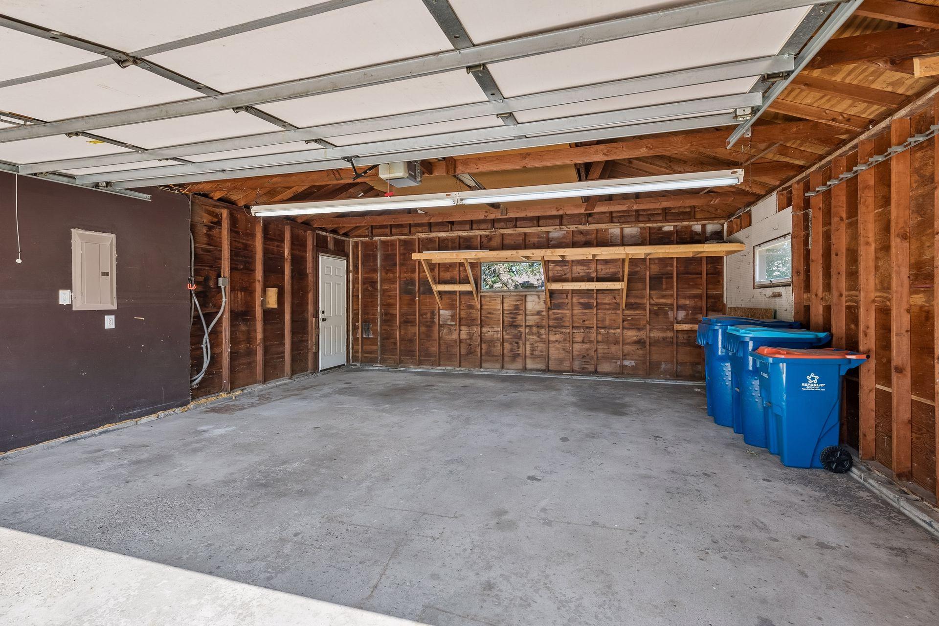 24x22 attached garage.
