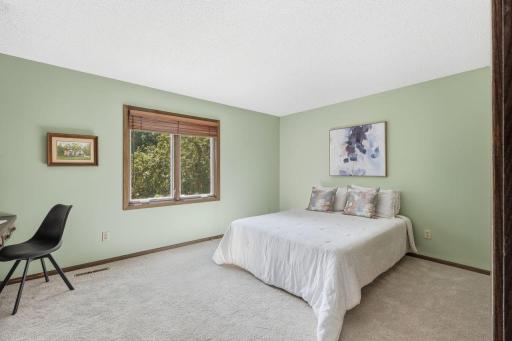 7885 Lower 139th Court, Apple Valley, MN 55124