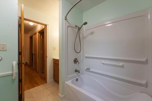 21660 Northfield Blvd Hampton-58.jpg