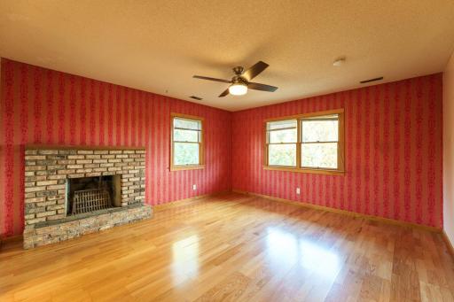 Primary Bed - 21660 Northfield Blvd Hampton-49.jpg