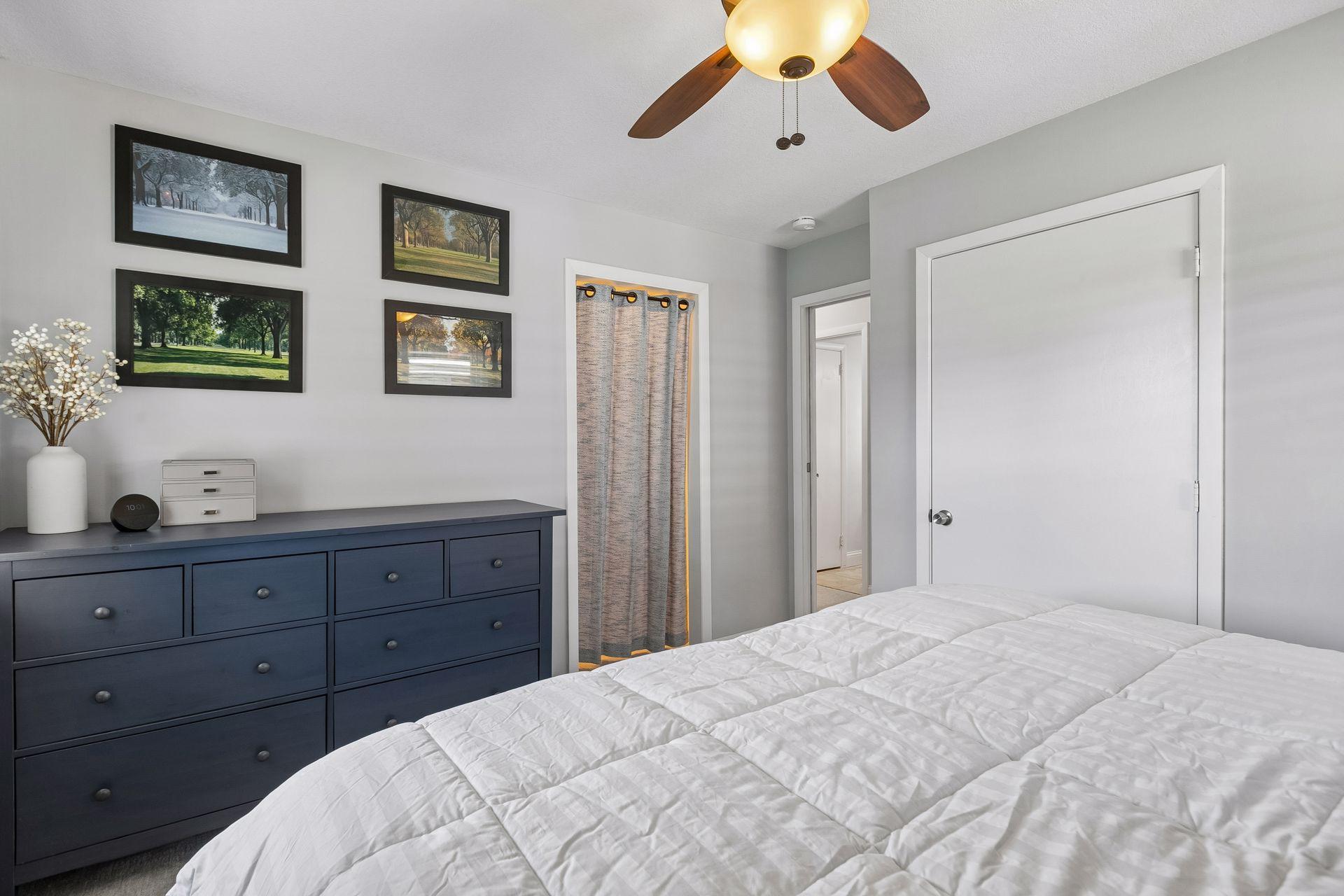 Main level primary bedroom
