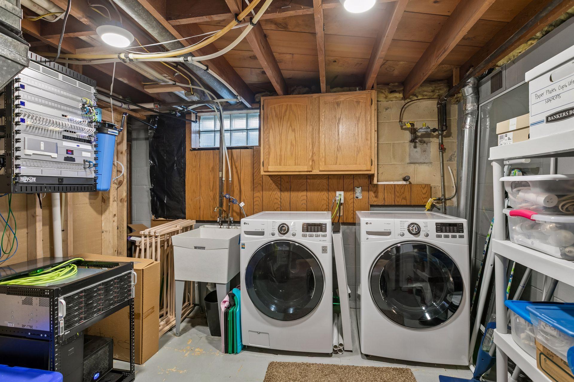Laundry / storage