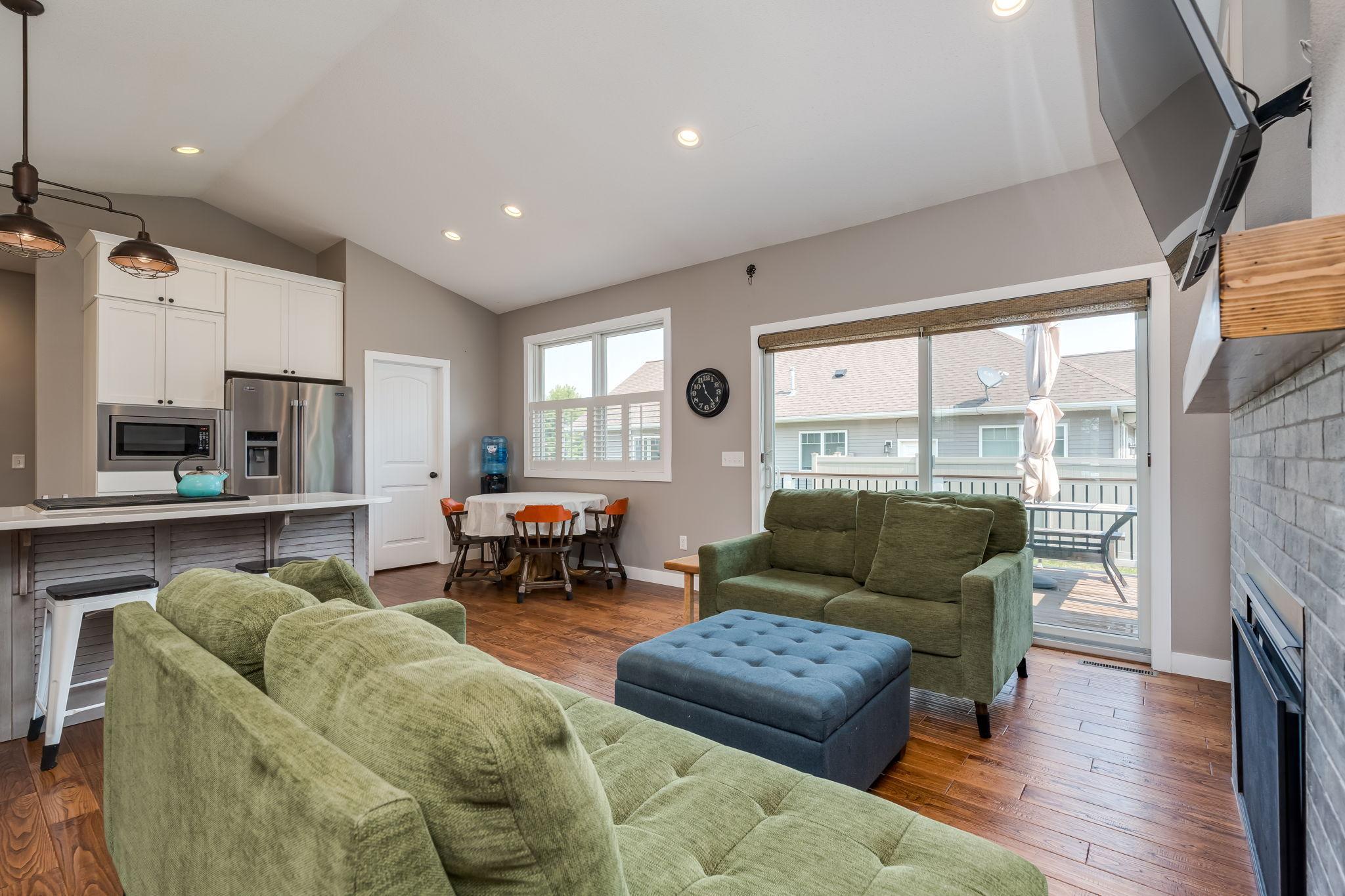 11-web-or-mls-2232-coventry-ln.jpg